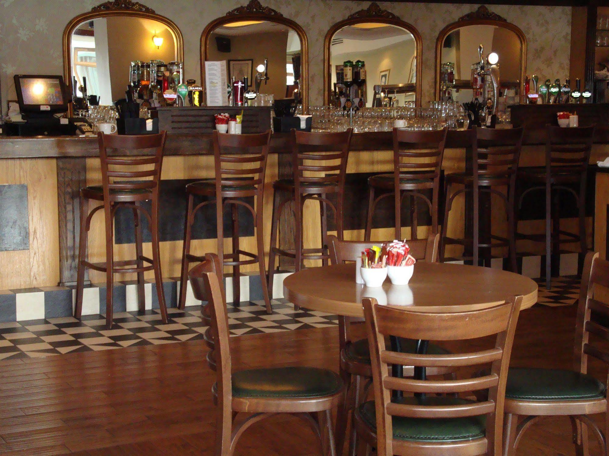 Ard Ri House Hotel 3*